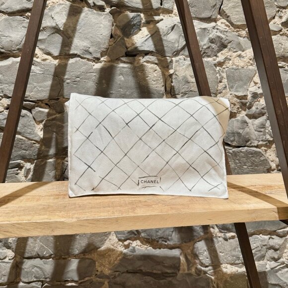 Chanel 2013-2014 Beige Lambskin Jumbo Classic Double Flap Bag - Picture 16 of 16